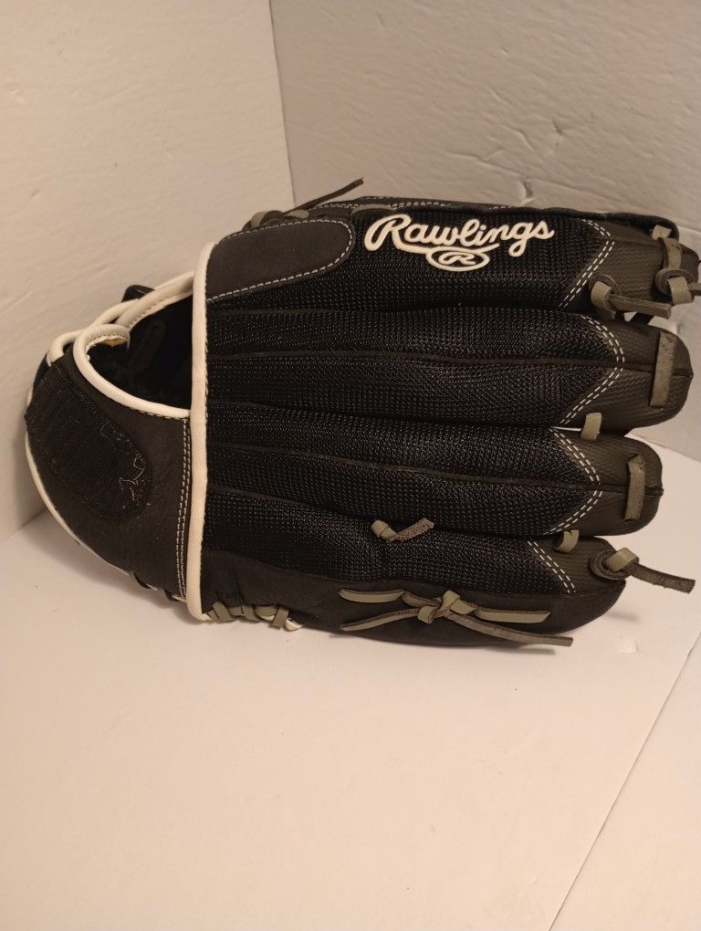 Rawlings Renegade baseball glove