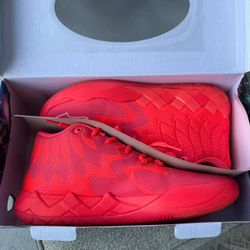LaMelo Ball MB.01 Breast Cancer Awareness – Brand New in Box Size 13
