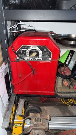 Lincoln Welder With Extras