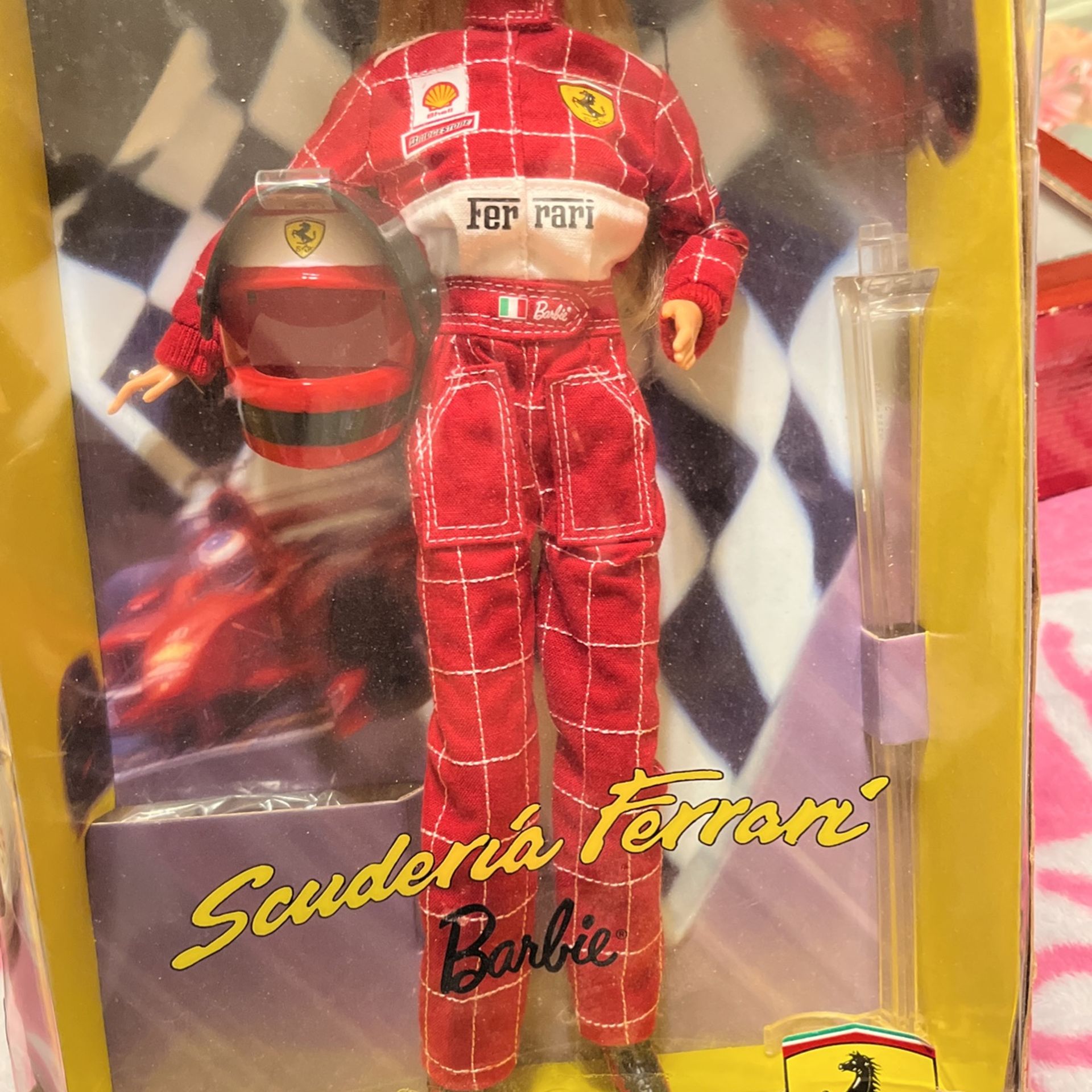 Collector edition scuddria ferrari barbie
