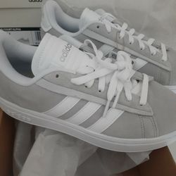 Women's Shoes $45 Each pair Cada Par 