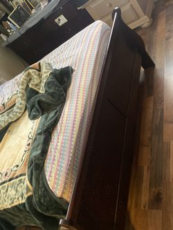 Queen Bed