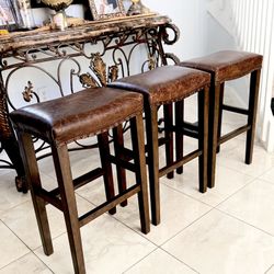 Like New Pottery Barn Manchester Backless Leather Stools Set Of 3