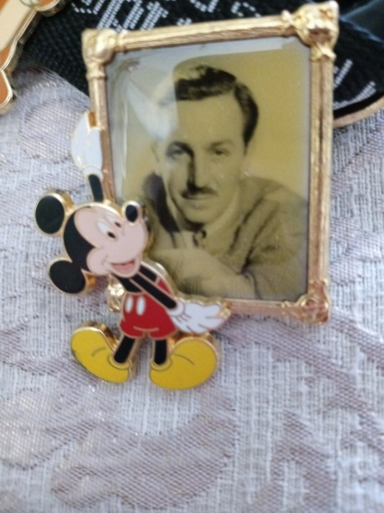 Disney Trading Pin Mickey Mouse With Walt Disney Photo Rare