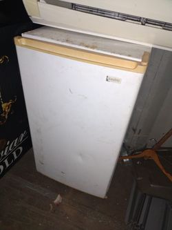 Sanyo Mini Fridge