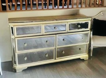 Z Gallerie Borghese Mirrored 7 Drawer Dresser