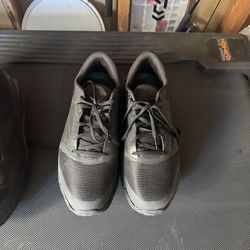 Size 13 Reebok work shoes