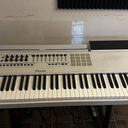 Arturia KeyLab 88 Bundle w/ Stand – Excellent Condition