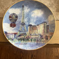 Collectible plate Paris Las Vegas 