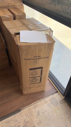 Mobil air conditioner in box