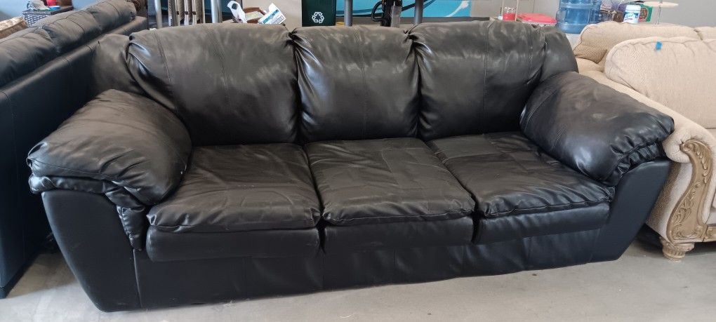 Black Leather Couch 7 Foot Long Free Delivery