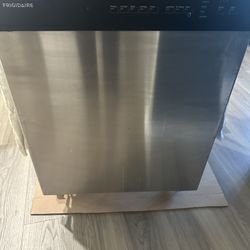 Frigidaire Dishwasher 
