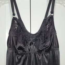 Plus Size 1X Lingerie Full Length Nylon Nightgown Black Nightie  Adjustable Straps EXCELLENT Condition PRICE Is Firm Cash Only 