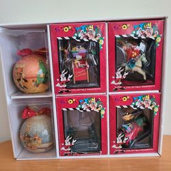 Vintage Looney Tunes Christmas Ornamentsm Sets Of 6 With  Storage Box.