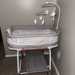 Brand New Baby Bassinet 