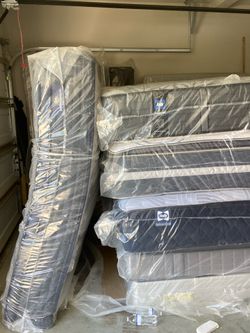 Sterns and Foster, Sealy, Serta, Beautyrest!!! King Pillowtop set !!! New in plastic!! Free delivery in Atlanta!!