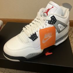 Air Jordan 4 Retro  Size 9. Brand New 