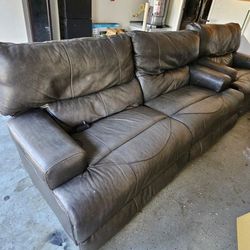 🔥BEAUTIFUL LEATHER RECLINER COUCH AND LOVE SEAT