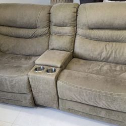 Power Reclining Sofa – Good Condition