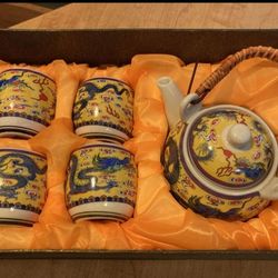 Tea Set (Vintage Imperial) Never used.