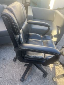 SILLAS DE ESCRITORIOS/ DESK CHAIRS