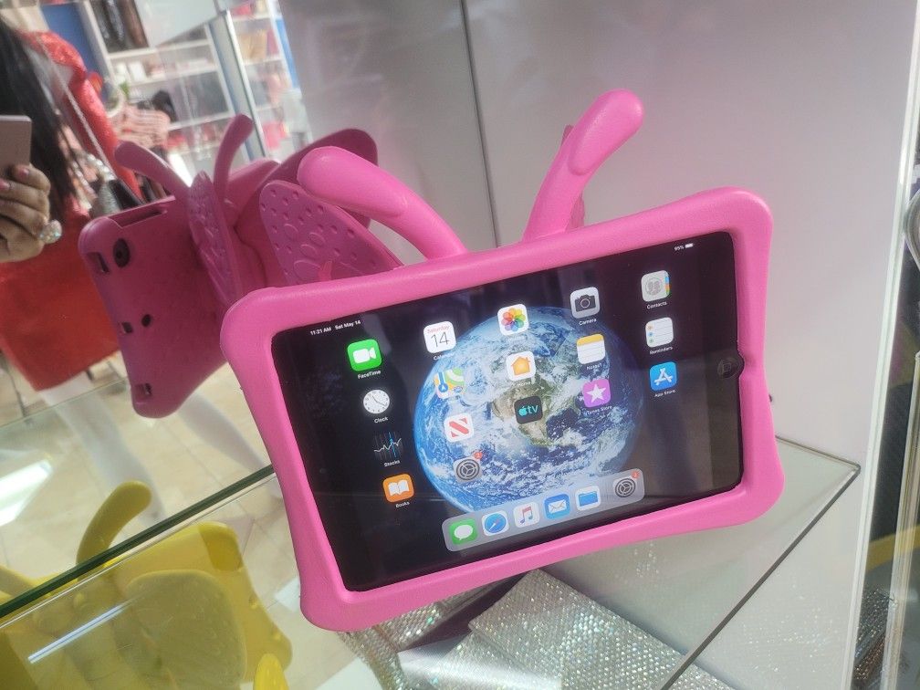 Ipad Phone Game Netflix Netflix Game Game Shows On Demand Netflix