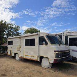 32ft Livable Motorhome