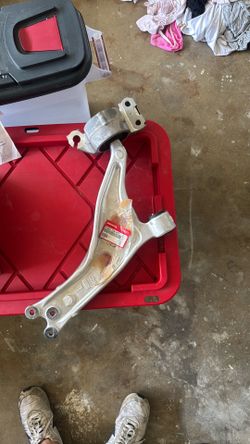 Acura RDX Lower Control Arm (front left/driver side)