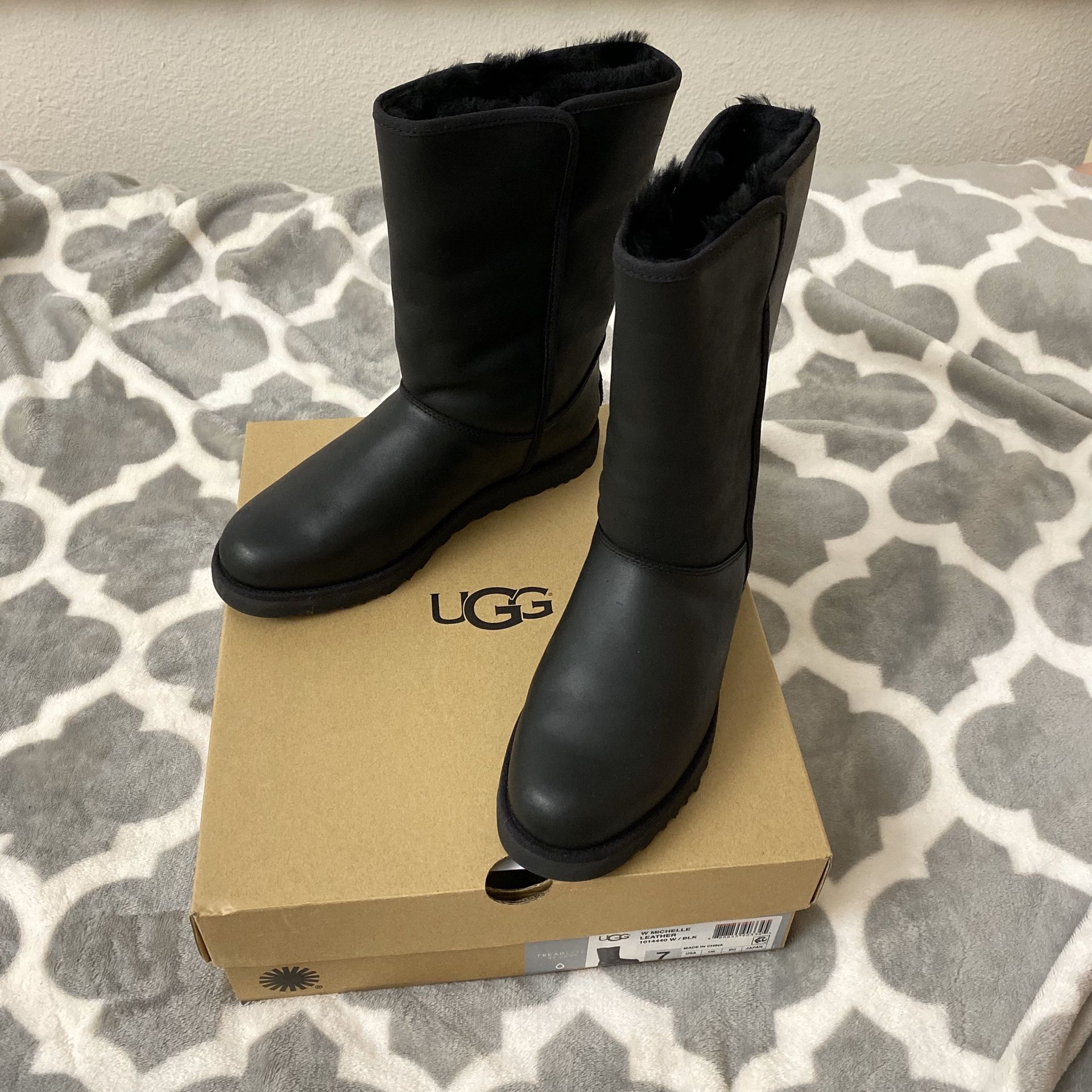 UGG leather water-resistance boot, Women Sz 7