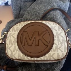 crossbody micheal kors purse