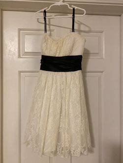 Girls Dress (Size Small)