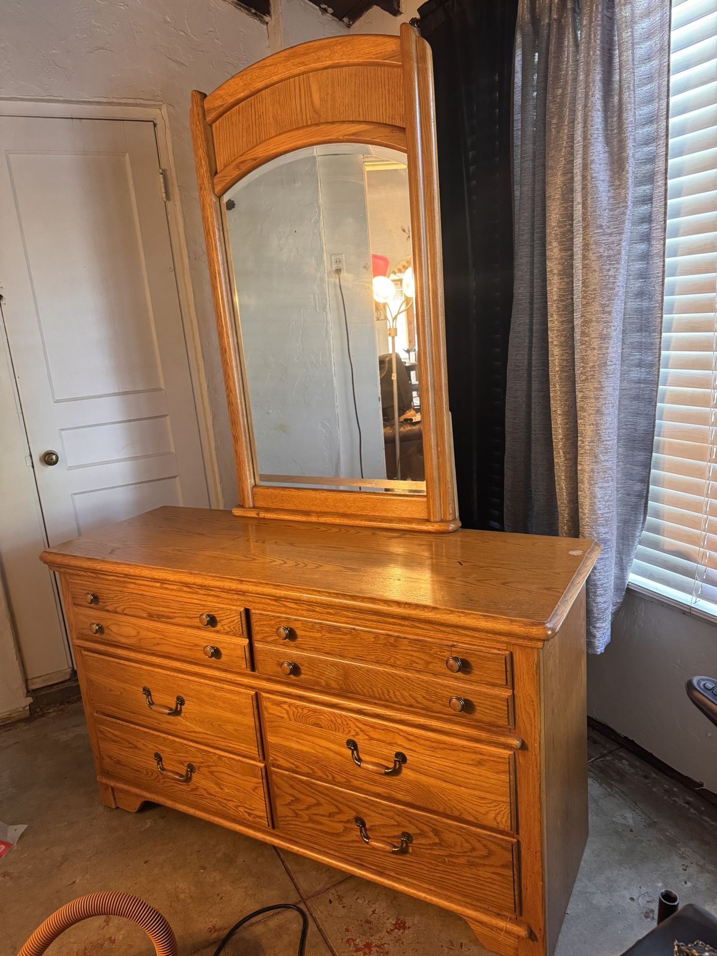 Dresser And Mirror 6 Drawers Free, Pickup Only