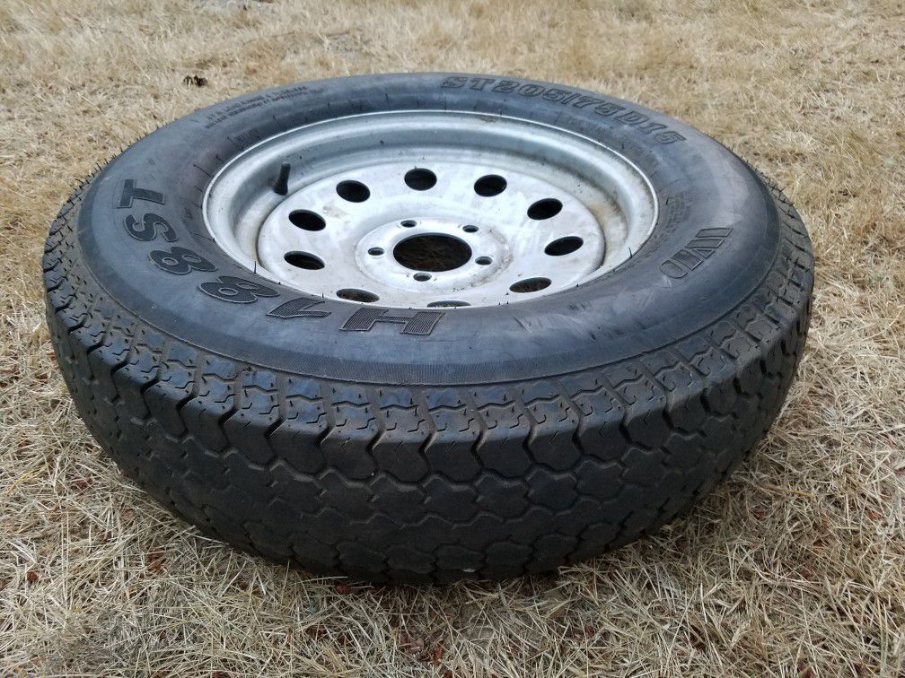 Trailer wheel and tire 205 75 15