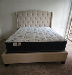 Queen Bed Frame With Mattress 