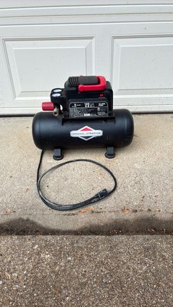 3 Gallon 1/2hp Briggs & Stratton air compressor