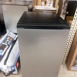Fridge 4.4 Cu ft Single Door Mini Refrigerator, Energy Star, New 