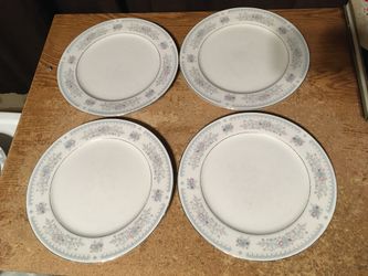 SET OF 4 CROWN FINE CHINA HARMONY FLORAL PATTERN PLATES 10.5"