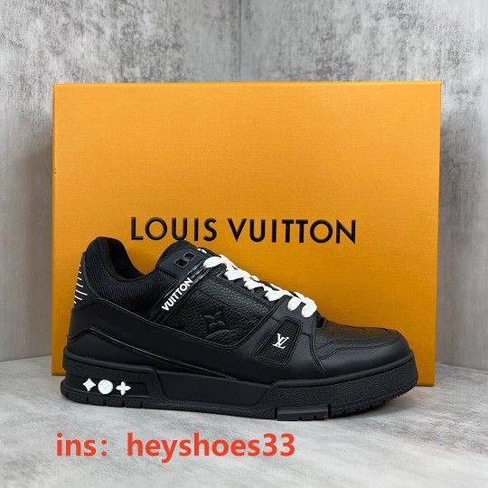 Louis Vuitton 1AAREY Trainer Black Embossed Monogram