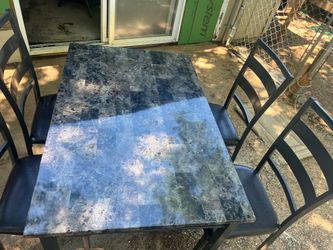 Comedor de 4 sillas /Table with 4 chairs