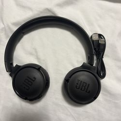 JBL Tune 520BT