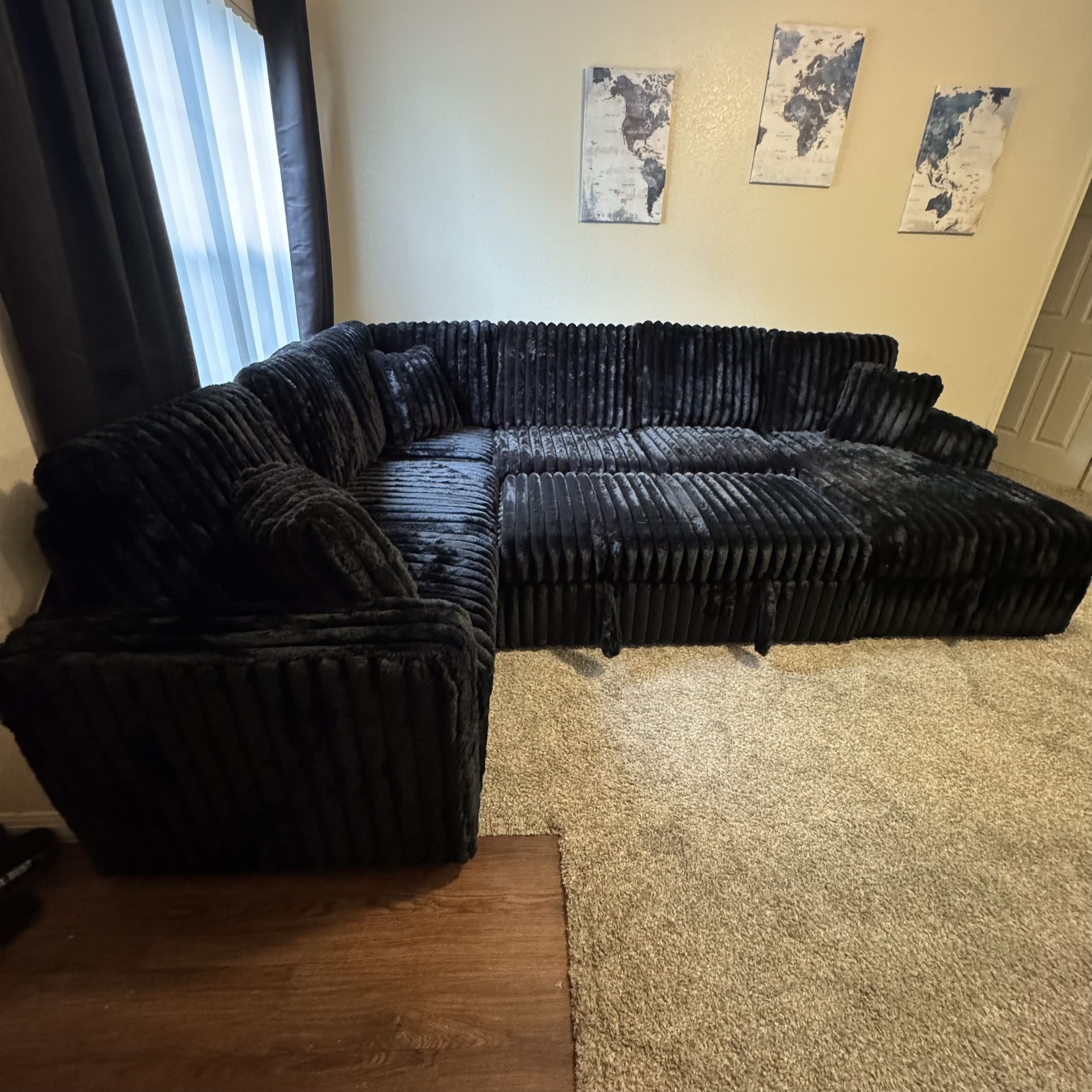 XL OVERSIZED U-Sectional with Pullout Bed (BRAND NEW IN BOX)