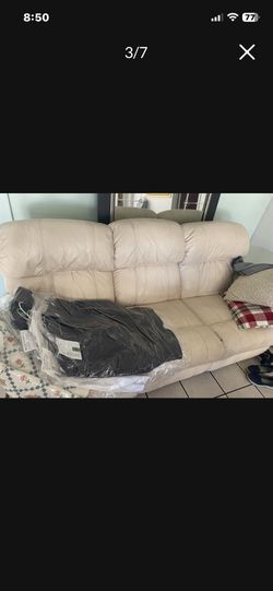 Free couches Free couches