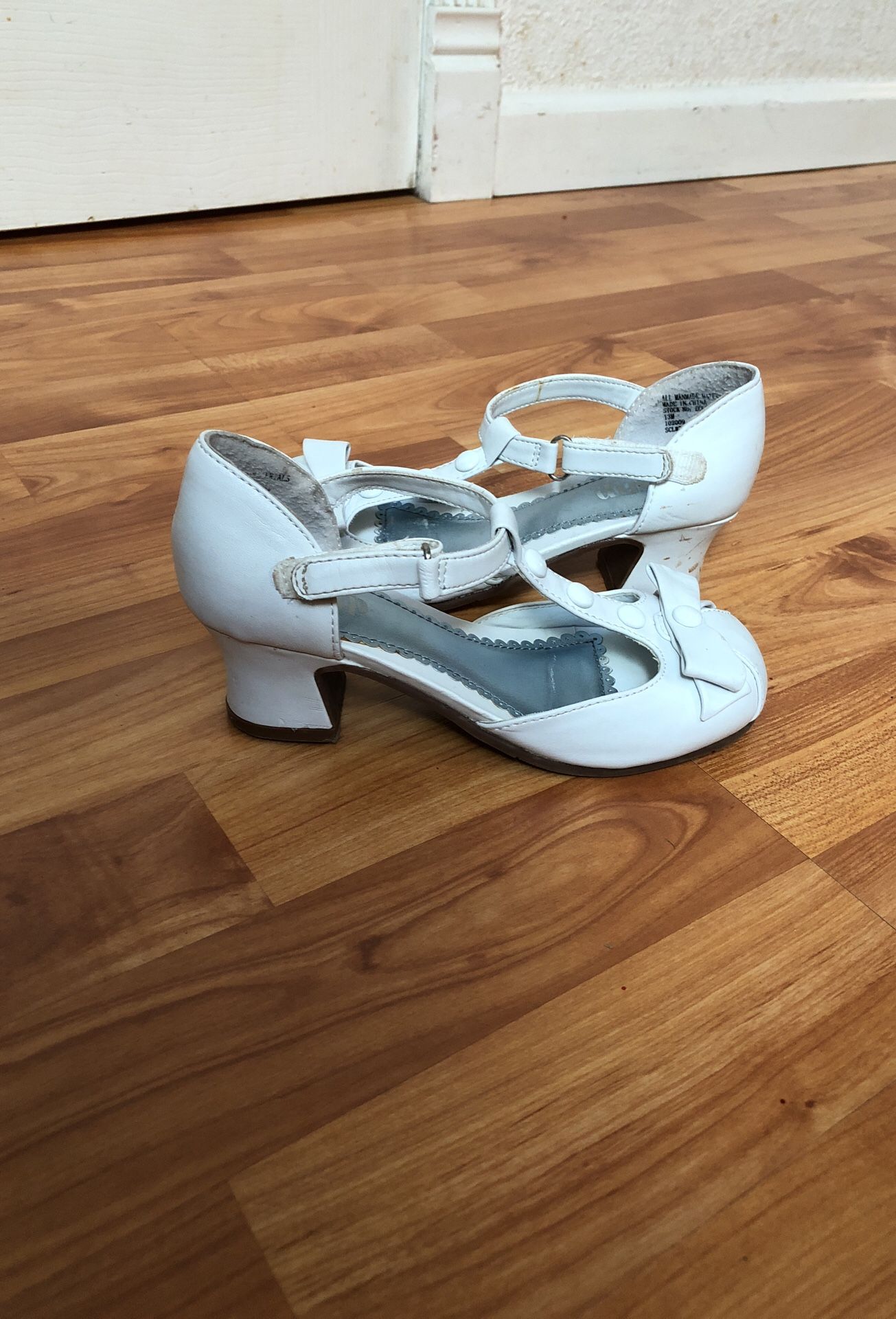 Girls shoes size 13