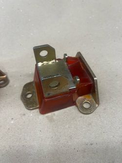 SBC urethane engine mounts