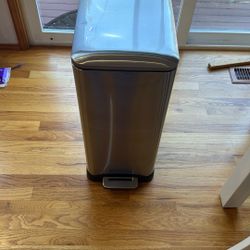 Garbage Can 