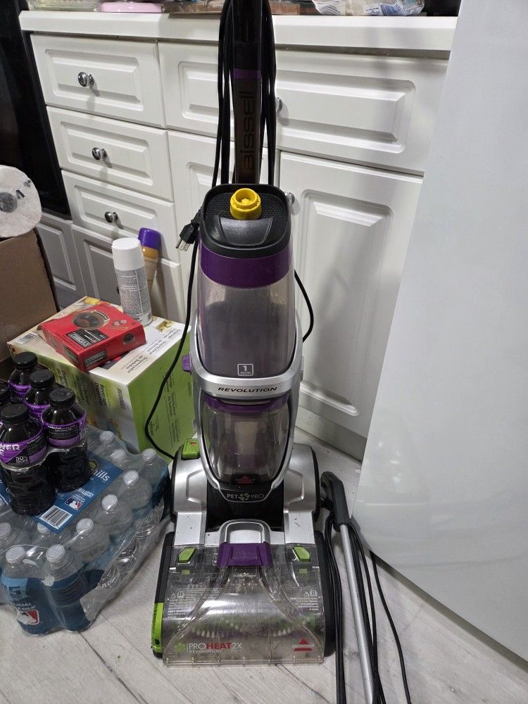 Bissell Carpet Deep Cleaner