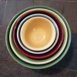 Rare Vintage Bauer Bee Hive Nesting Bowls complete set