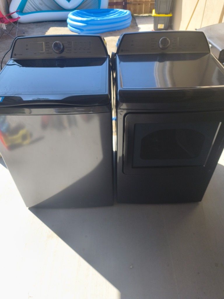 GE Profile™ ENERGY STAR® 4.9 cu. ft. Capacity Washer with Smarter Wash Technology and FlexDispense™