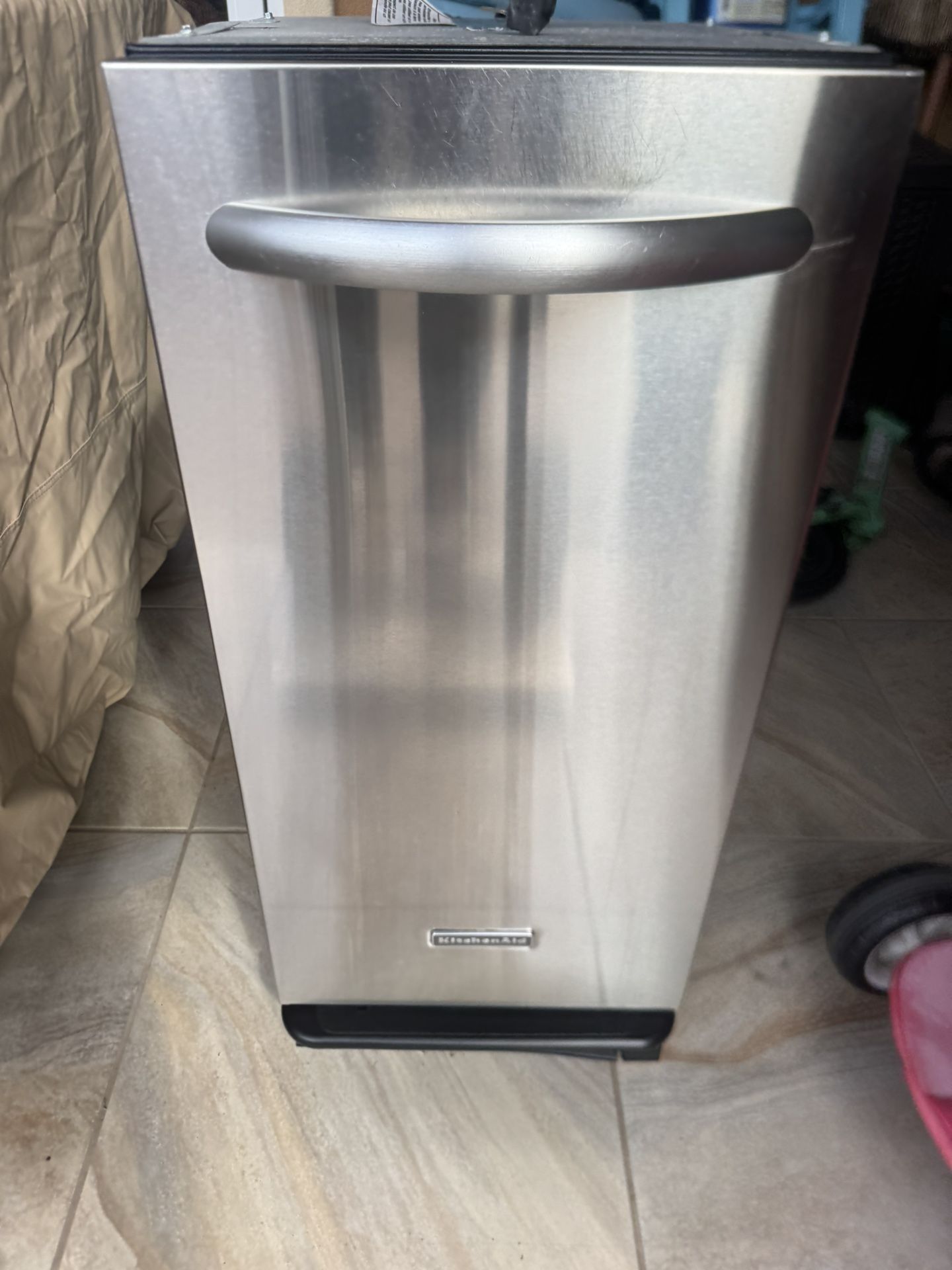 KitchenAid Trash Compactor
