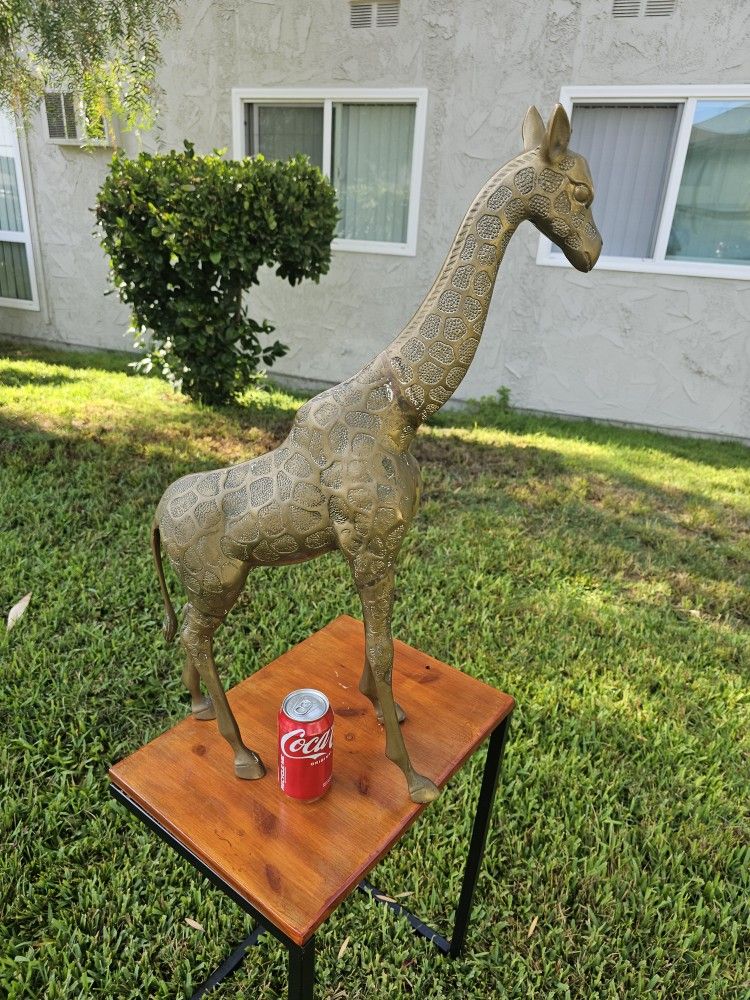 29" BRONZE GIRAFFE 14 LBS HOME/ GARDEN DECOR for Sale in Norwalk, CA